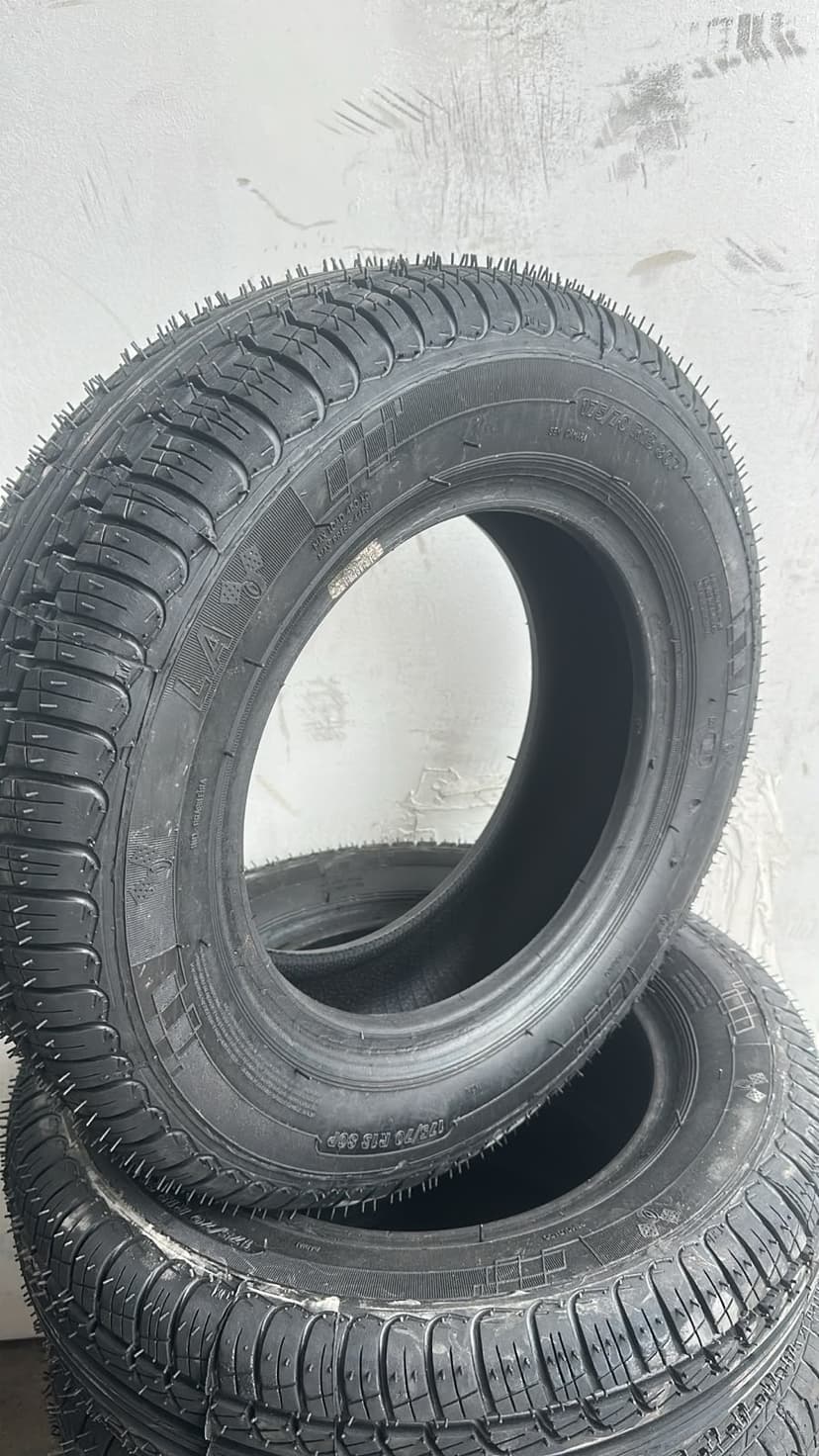 Pneu 165/70-13